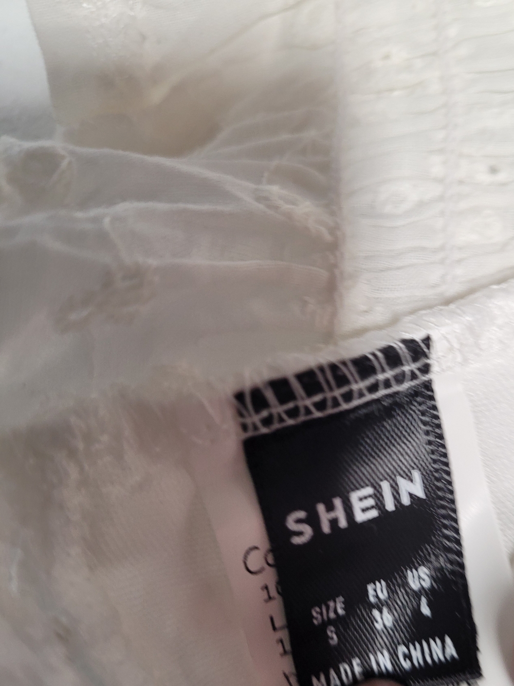 SHEIN White Lace Eyelet Cropped Cami - Picture 2 of 3